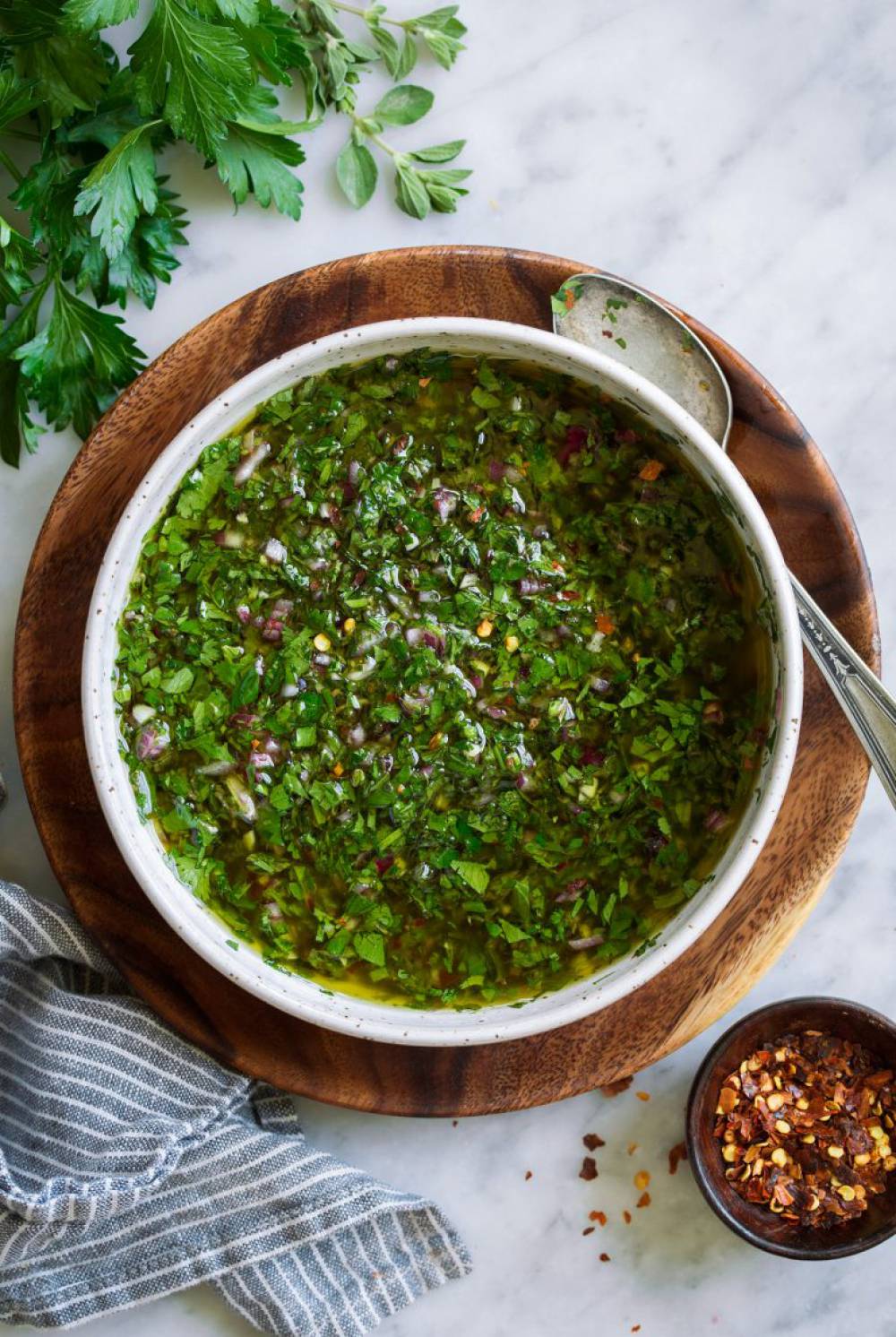 دستورالعمل تهیه Chimichurri آرژانتینی بهترین چاشنی برای گوشت و مرغ